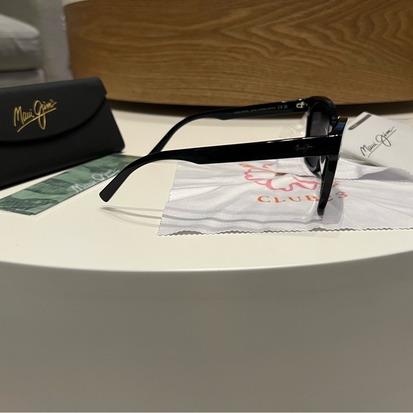 New Maui Jim Alulu cat eye polarized sunglasses - Picture 7 of 13